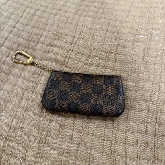 Louis Vuitton Key Pouch - Picture 7 of 11